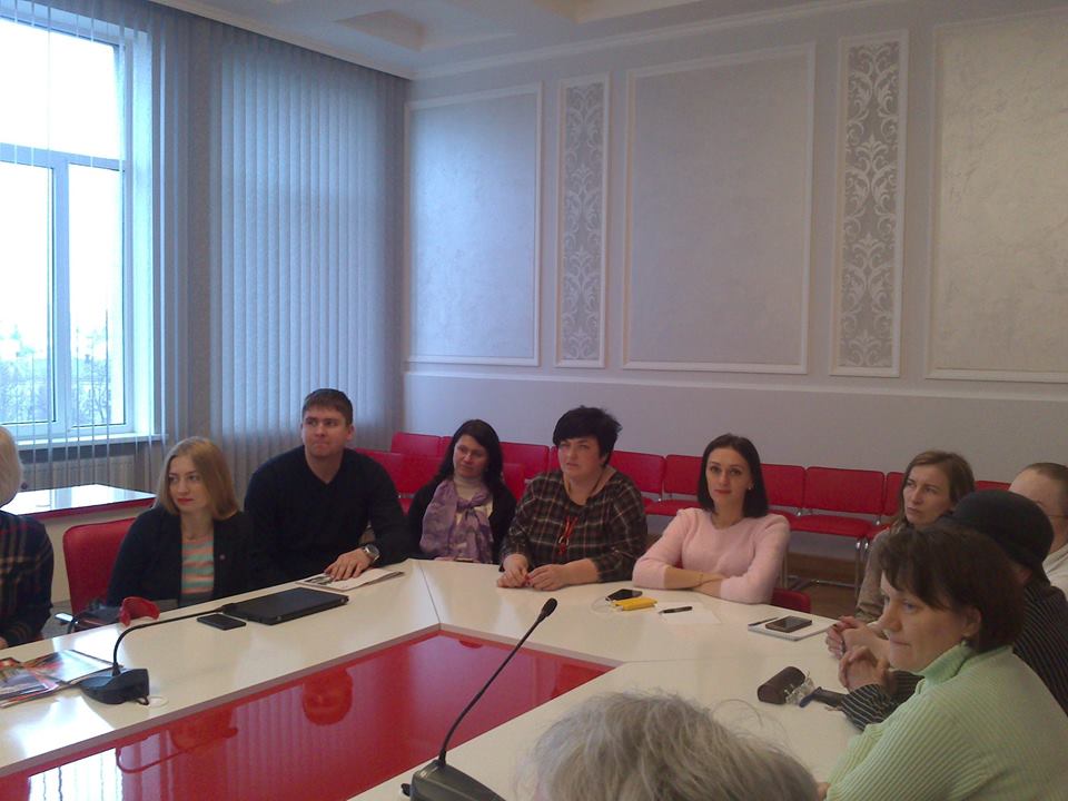 представниці громадських та державних організацій Луганської області